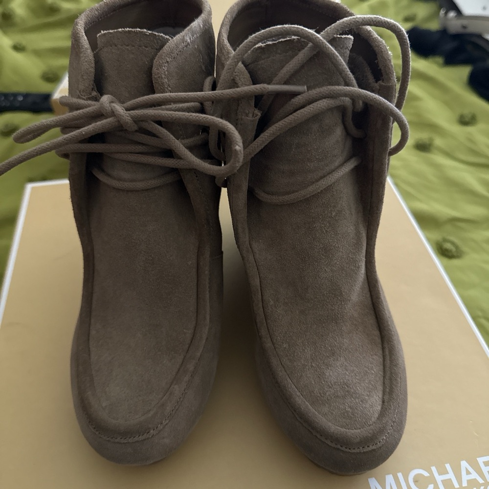 Michael Kors Women's Lace-Up Tan Suede Boots